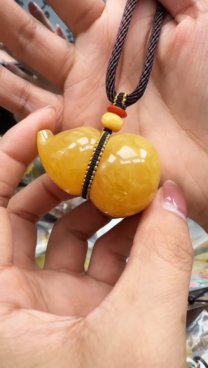 【闪购商品】琥珀裸石未镶嵌挂坠