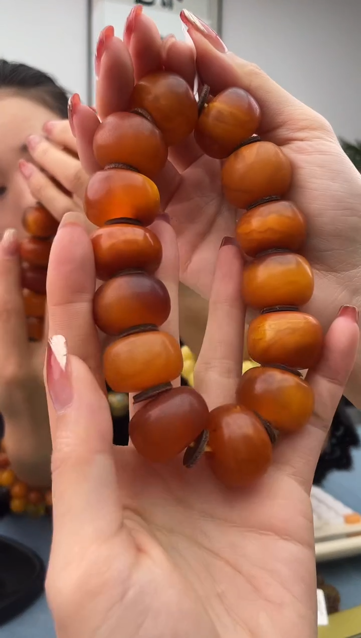 【闪购商品】蜜蜡珠宝奇石未镶嵌假一赔十，多样性发一件微瑕095 24