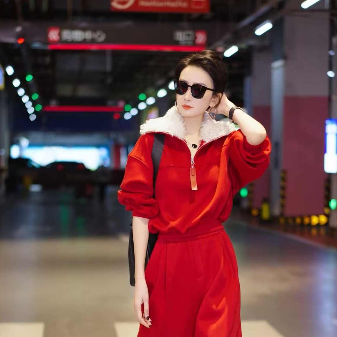 （萱萱推荐）秋冬立领休闲毛毛领阔版套头上衣