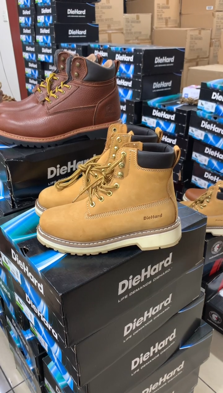 牛皮45 码，84101 ，运动鞋码，工装靴，默认微瑕