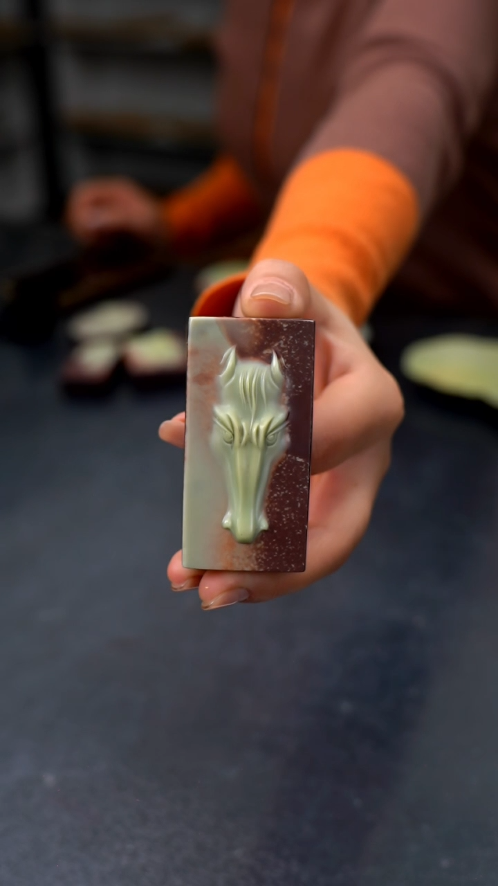 【闪购商品】紫袍玉带石马头手把