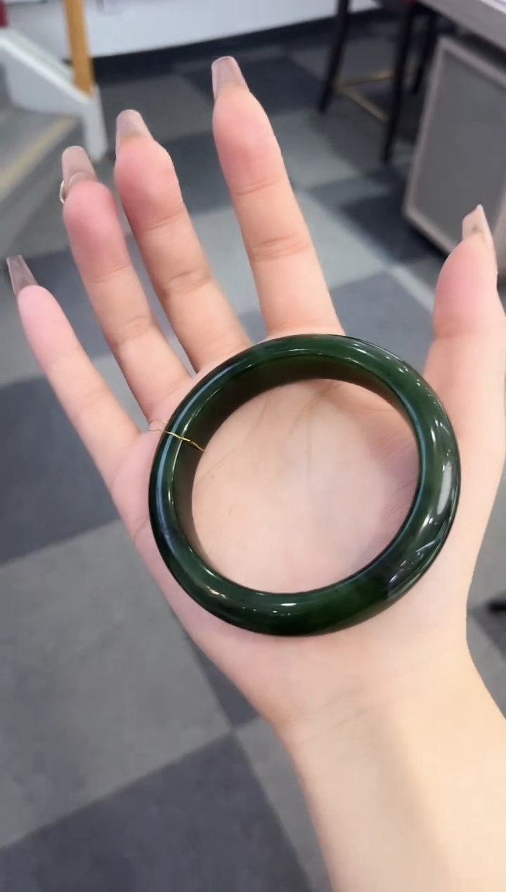 【闪购商品】和田玉（碧玉）手镯未镶嵌多样性发其一