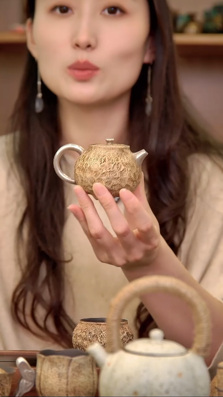 言野手作 粉引仿古三足壶