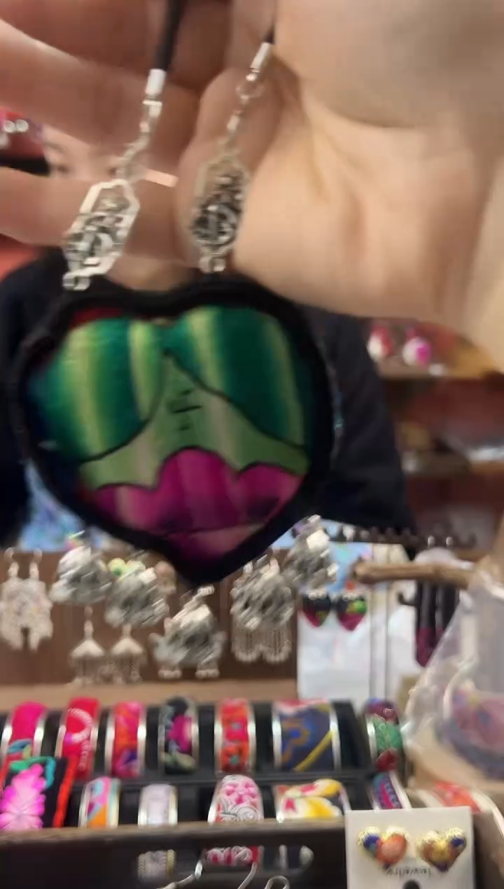 【闪购商品】织绣民族风老绣饰品301