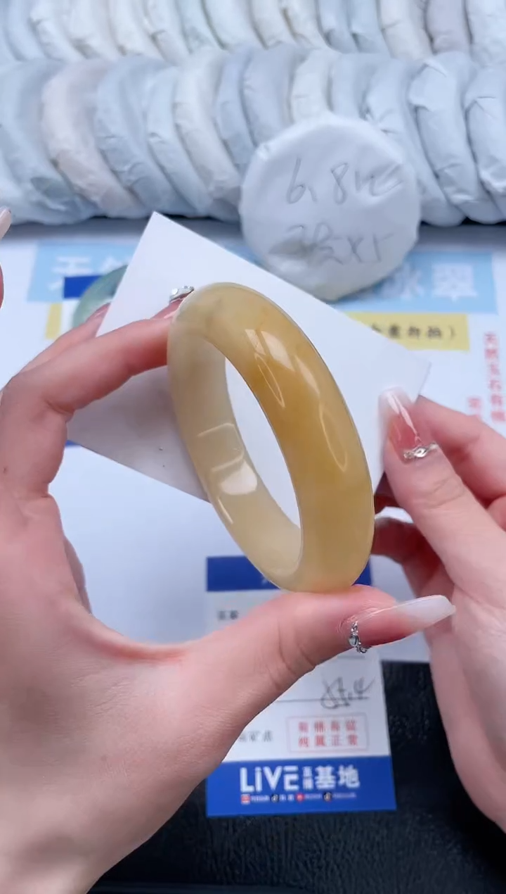 【闪购商品】石英质玉手镯未镶嵌T117-55.4