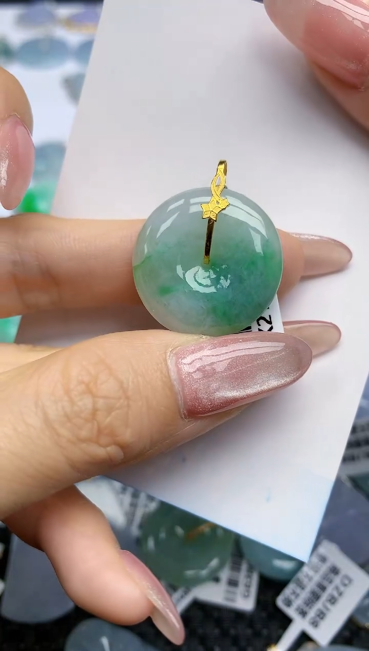 【闪购商品】翡翠挂件18K金镶嵌天然翡翠A货