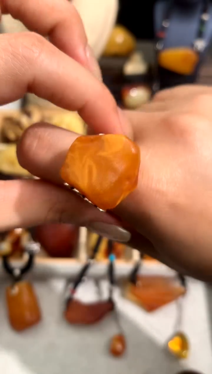 【闪购商品】蜜蜡裸石未镶嵌似玉