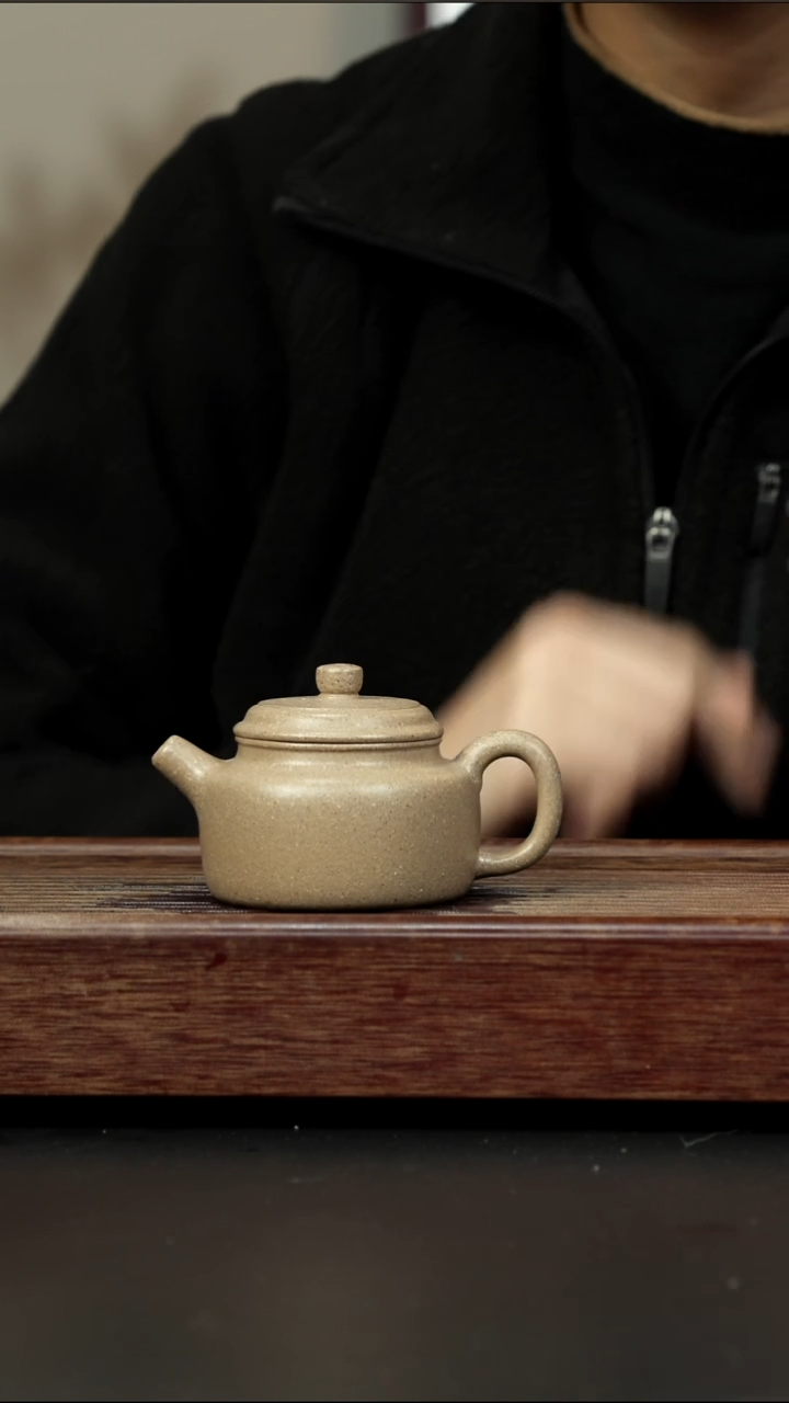 茶壶紫砂芝麻段 德钟