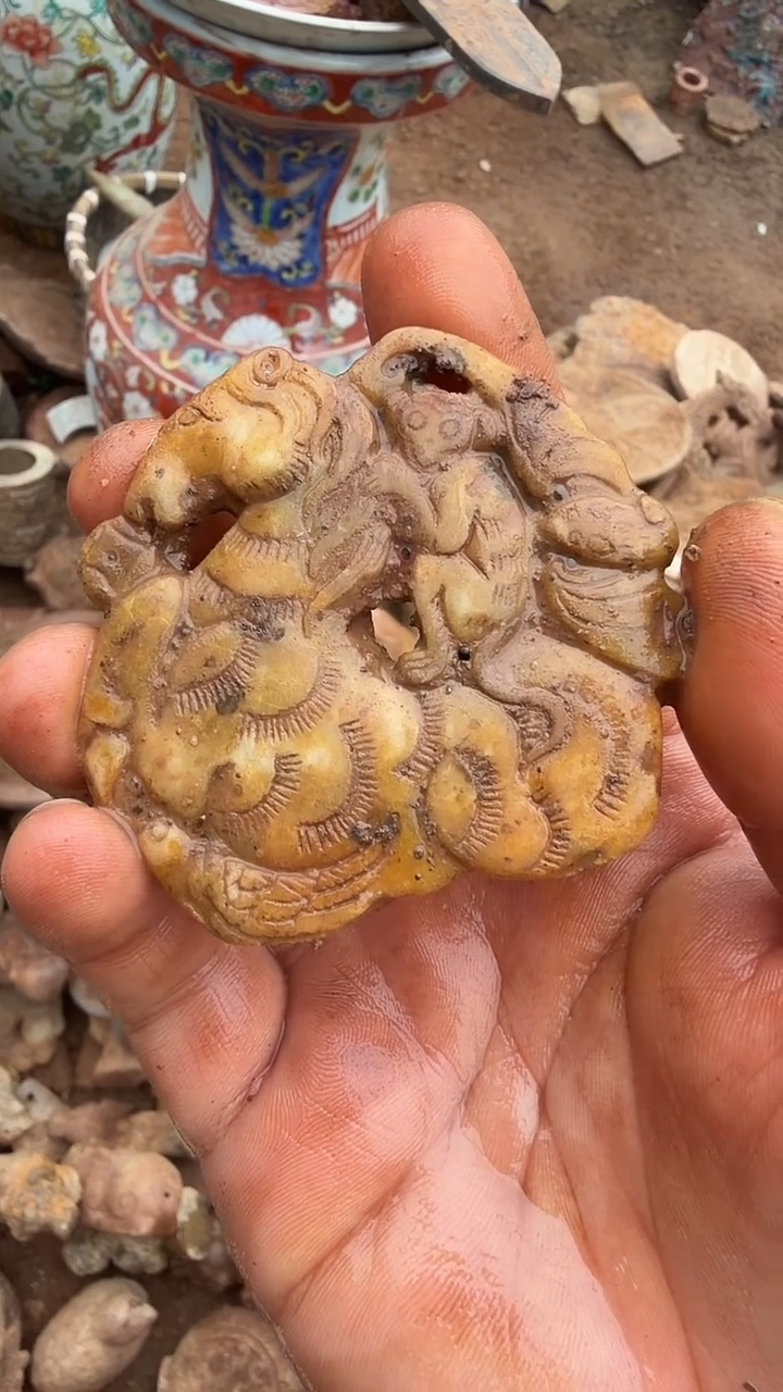 未镶嵌岫岩河磨玉（透闪石质玉）挂件北***光岫岩河磨玉