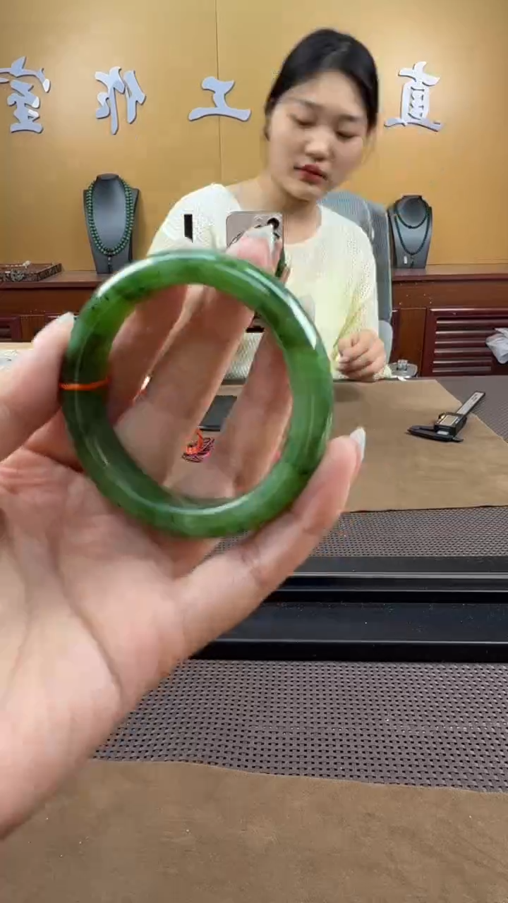 颈饰未镶嵌和田玉手镯54