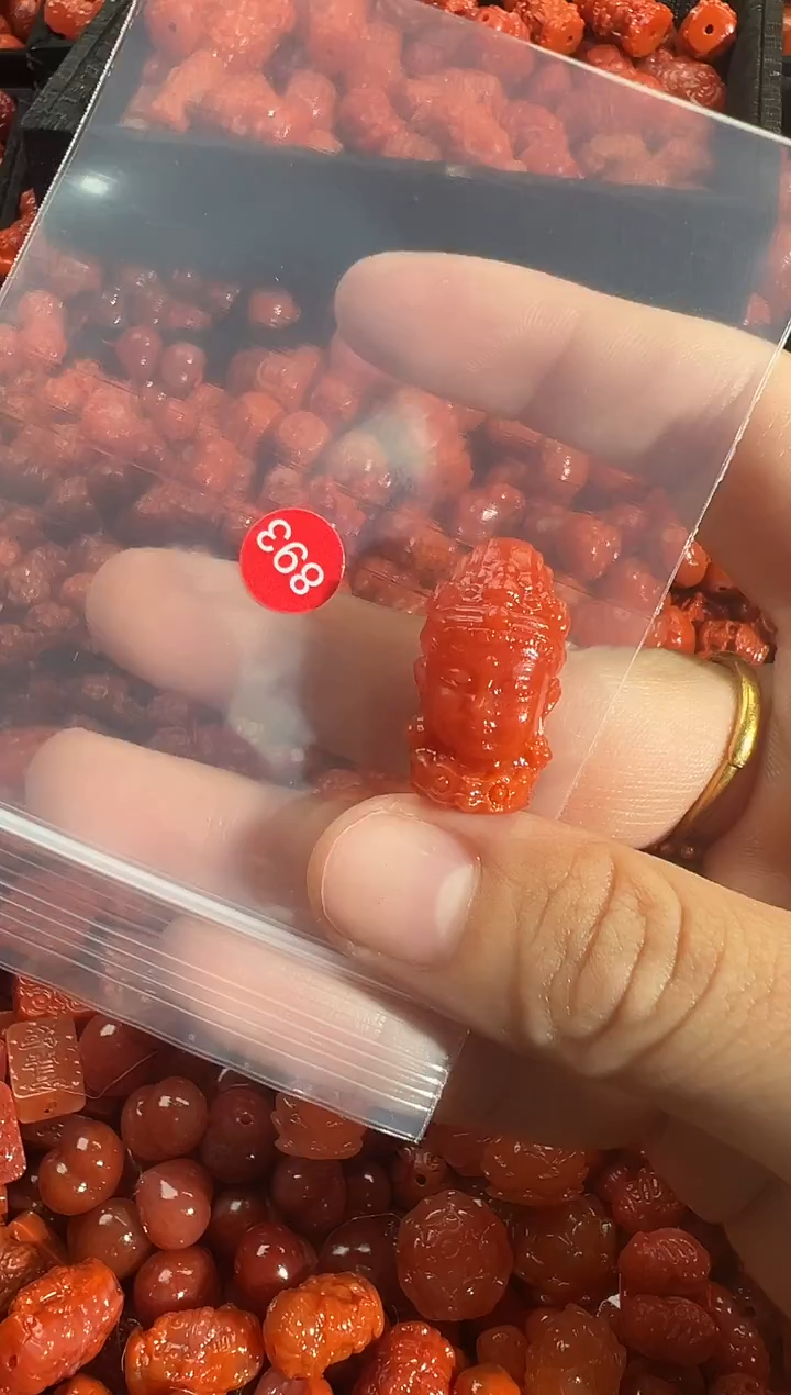 颈饰未镶嵌南红玛瑙1