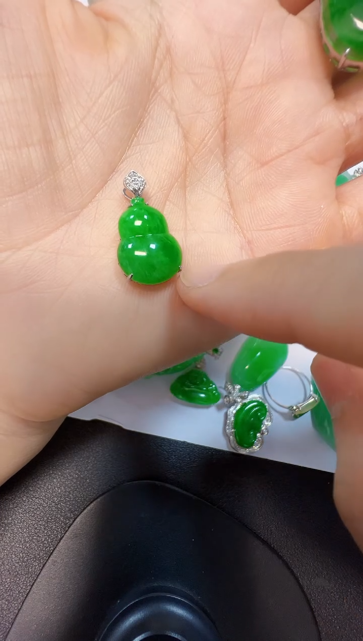 吊坠(不含链)未镶嵌翡翠3800