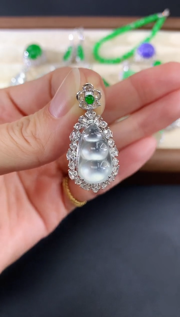 吊坠(不含链)18K金镶嵌翡翠119|29800