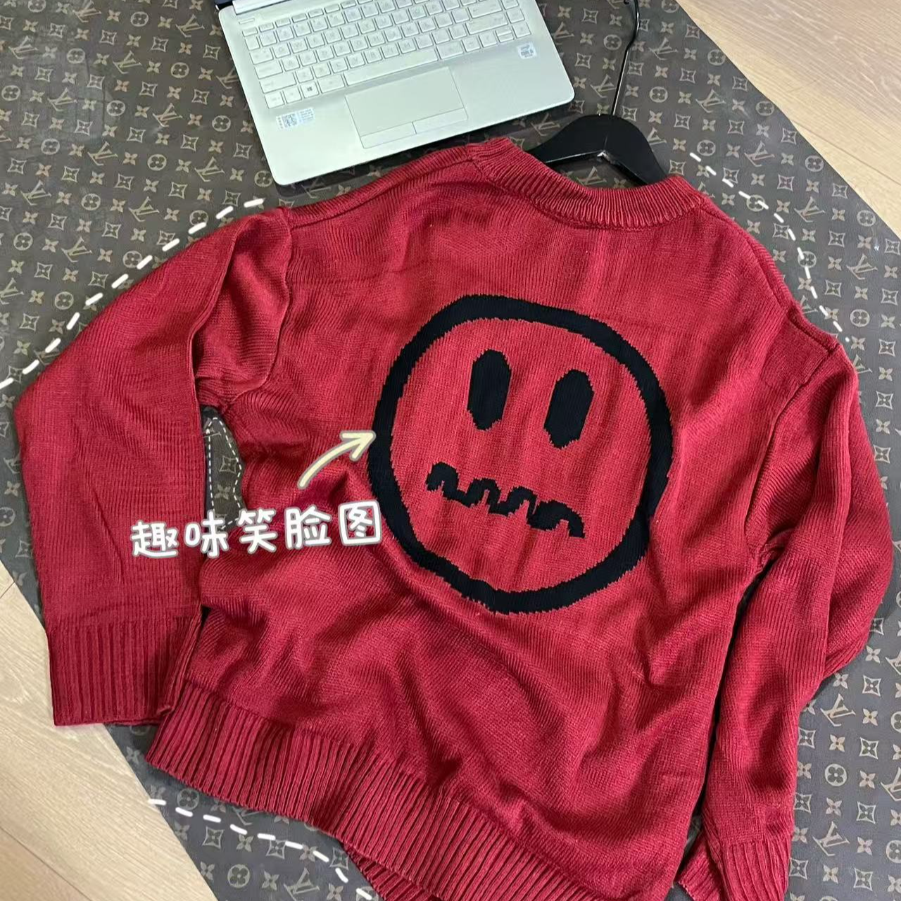 27643-笑脸休闲简约圆领毛衣