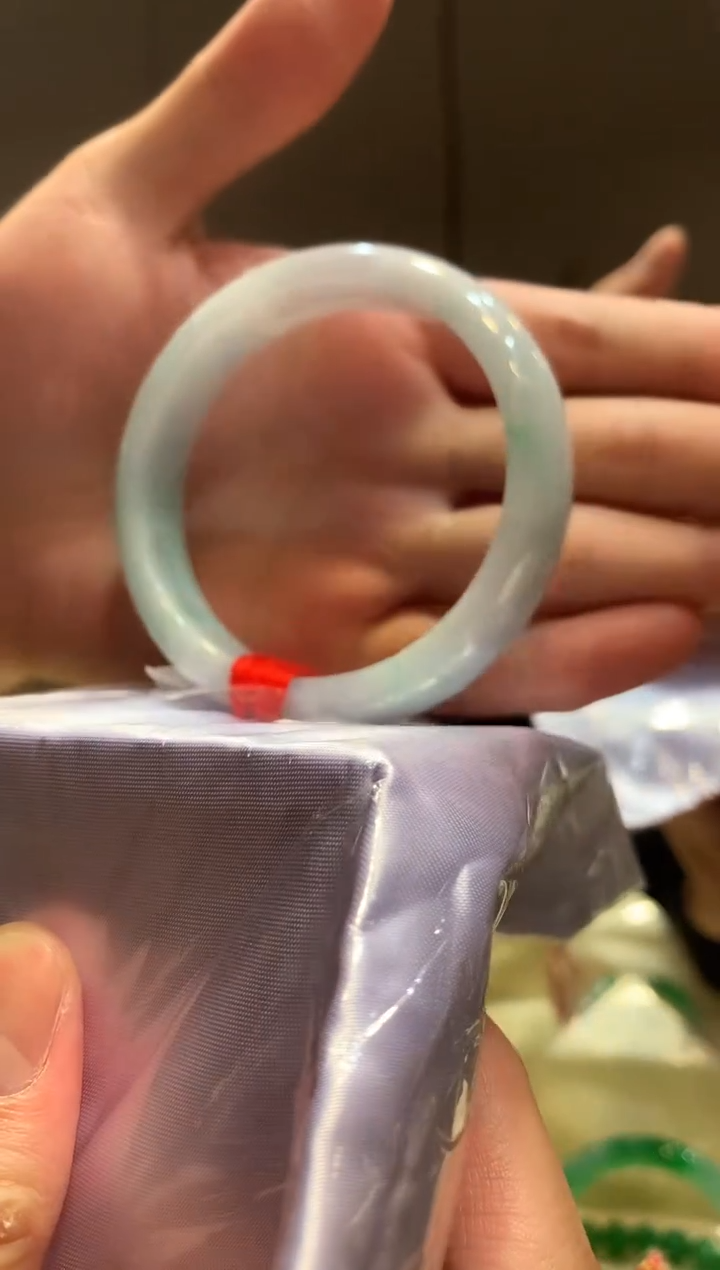 【闪购商品】翡翠手镯未镶嵌手镯 
