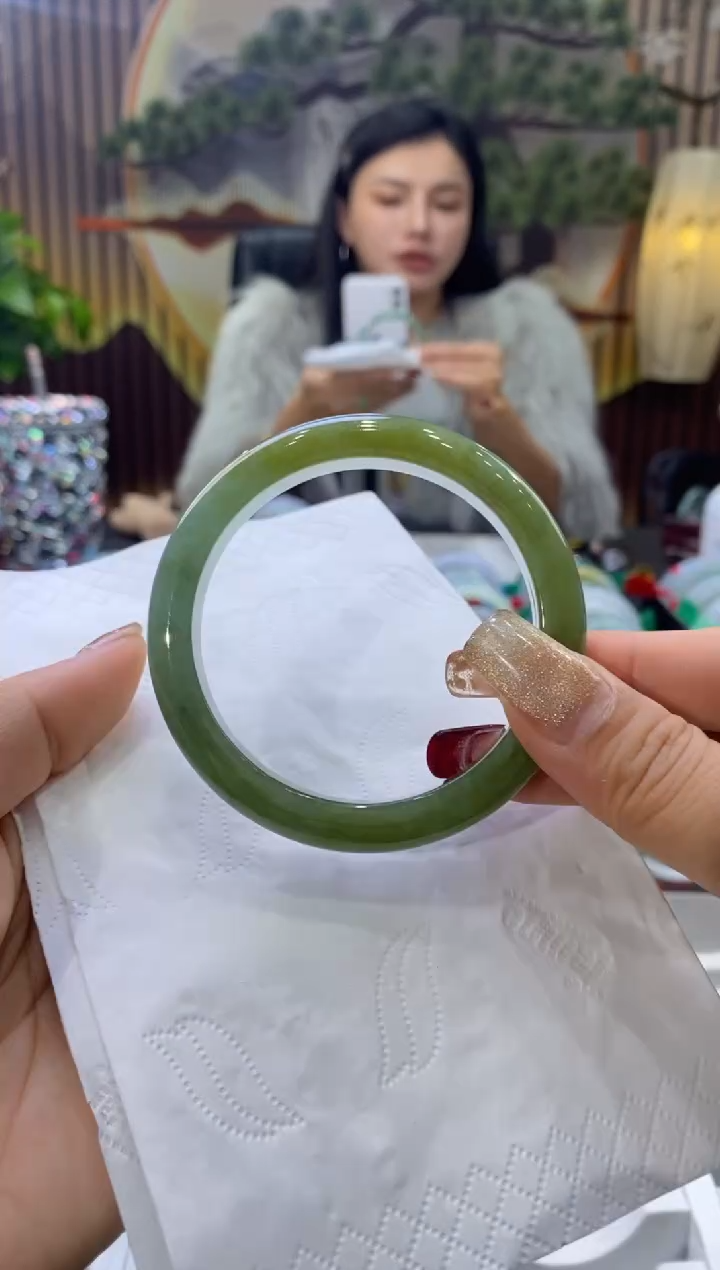 【闪购商品】翡翠手镯未镶嵌多人06520