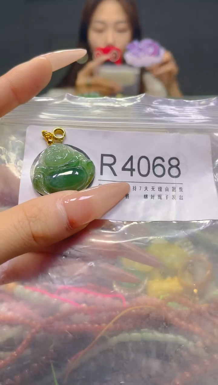 颈饰未镶嵌翡翠/R/翡翠A货，一件也是批发价