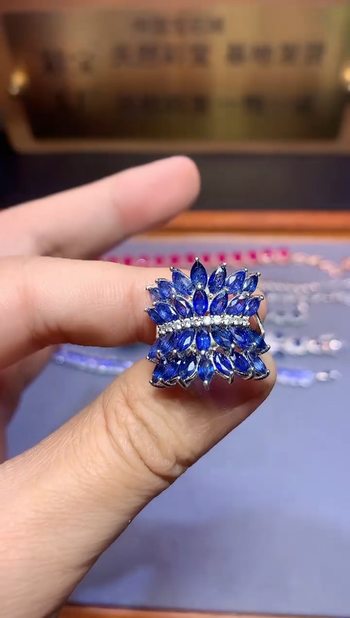 【闪购商品】蓝宝石戒指银S925镶嵌........