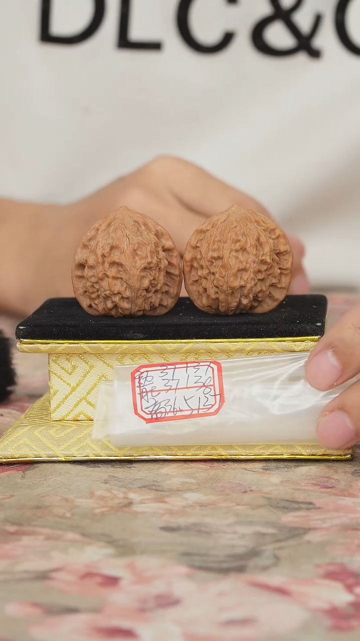 文玩核桃把件罗家沟