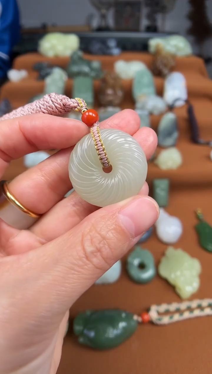【闪购商品】和田玉颈饰未镶嵌平安扣