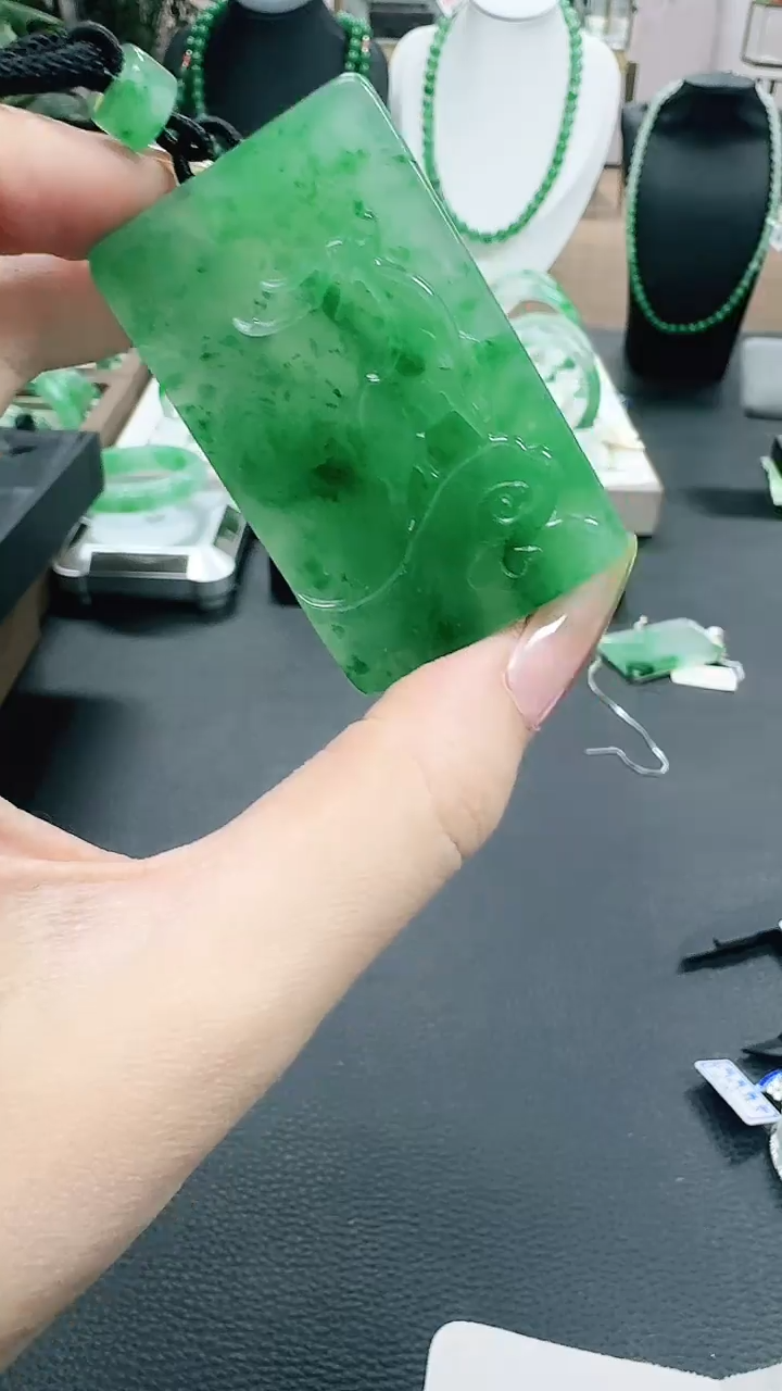 未镶嵌1石英质玉（非洲翠）/7720