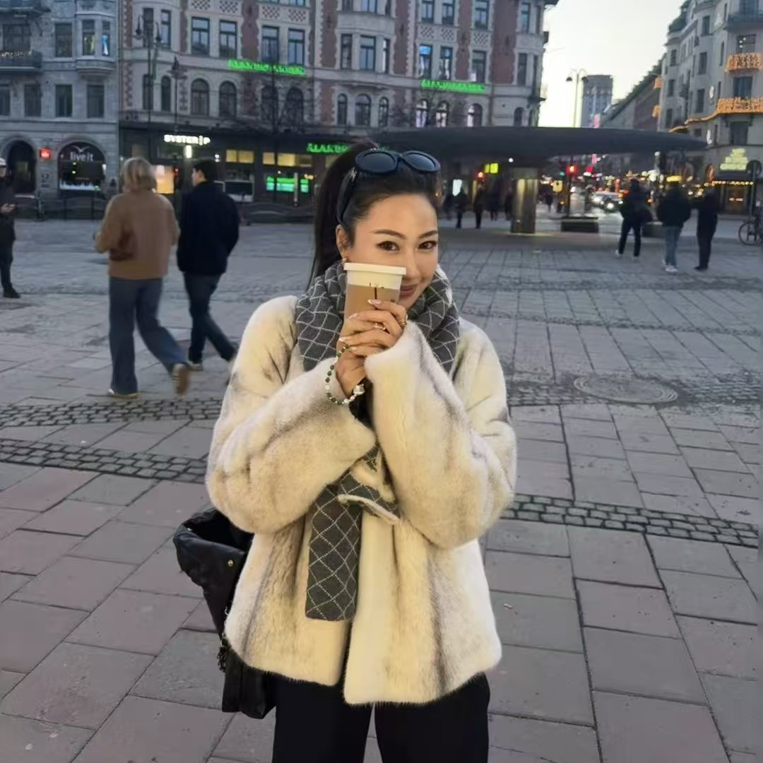 未使用 FURRA NORDIC 哥本哈根紫金稀有级原色银蓝十字水貂母貂