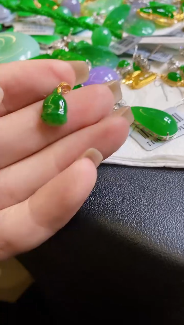 【闪购商品】定制翡翠18K金镶嵌莲蓬