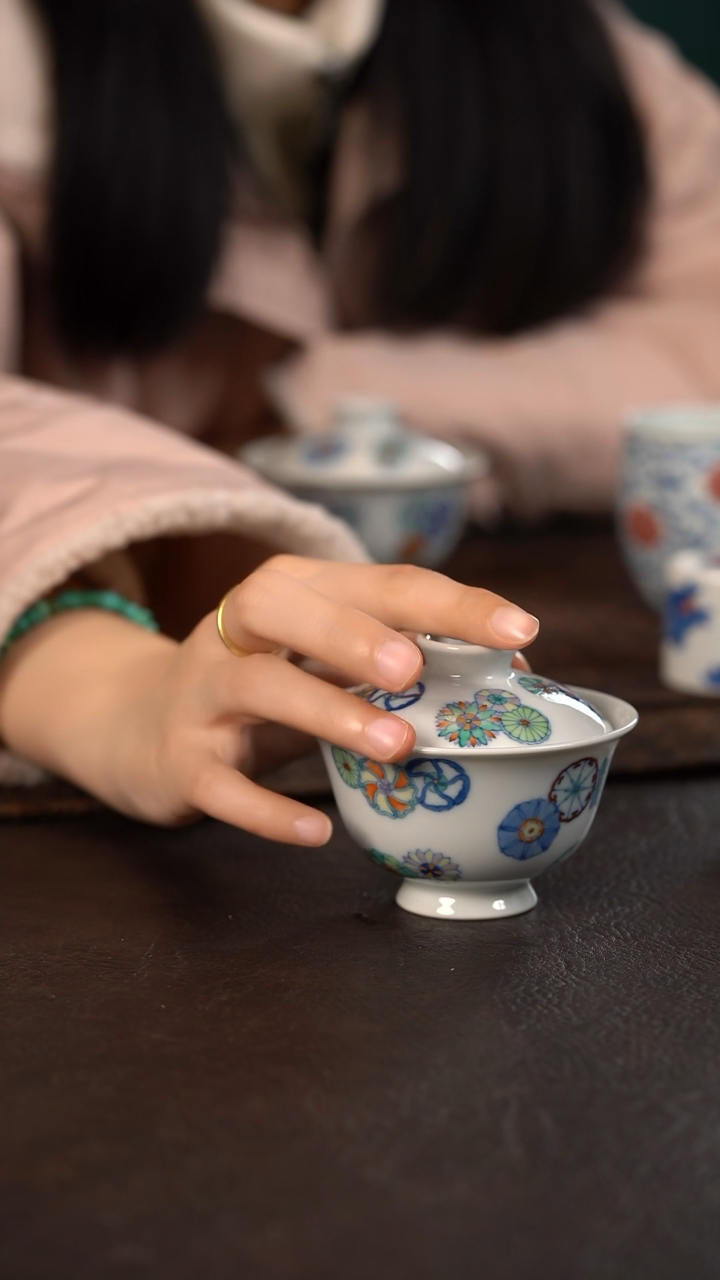 【闪购商品】杯云霞珍藏斗彩皮球花小盖碗