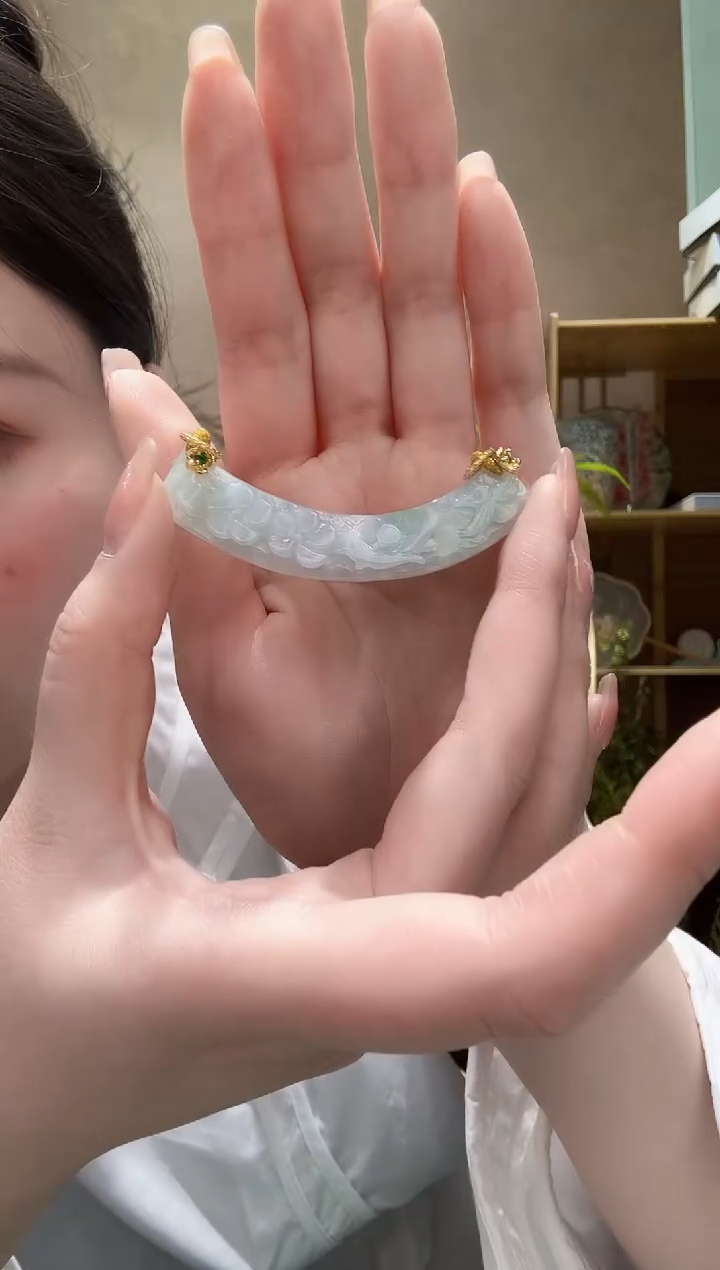 翡翠未镶嵌颈饰吊坠