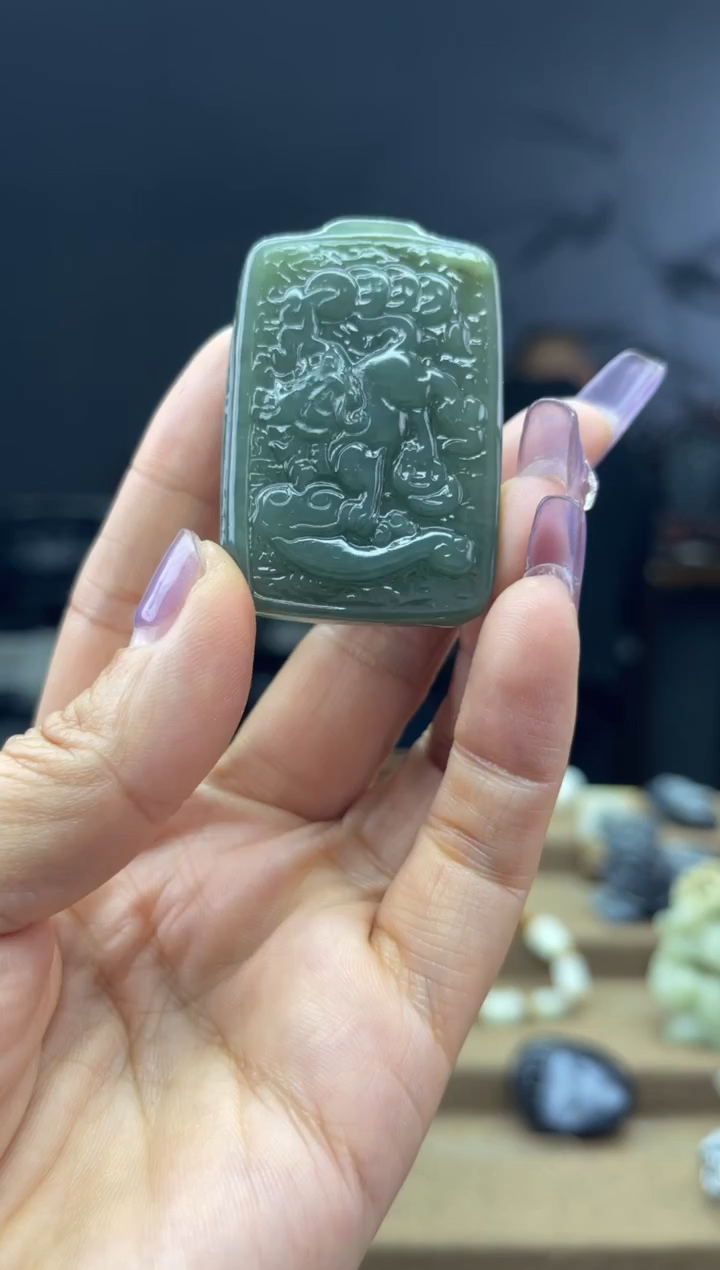 颈饰未镶嵌和田玉1