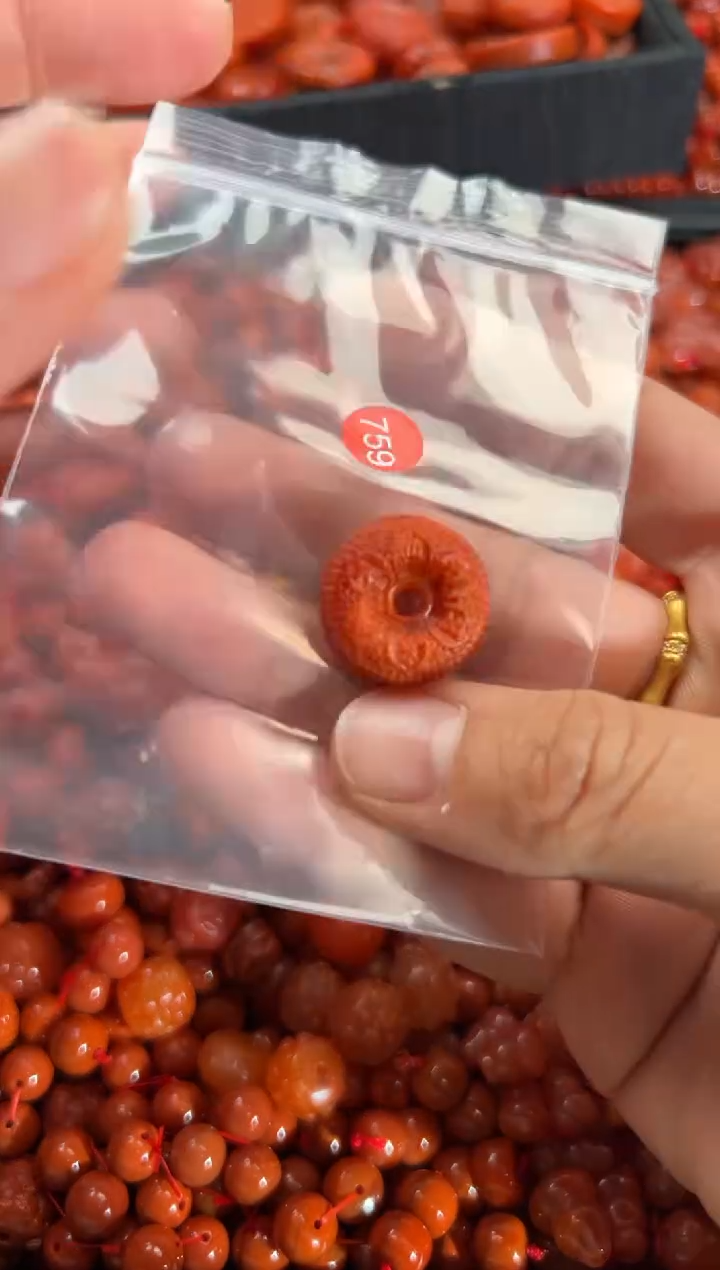 【闪购商品】南红玛瑙颈饰未镶嵌1