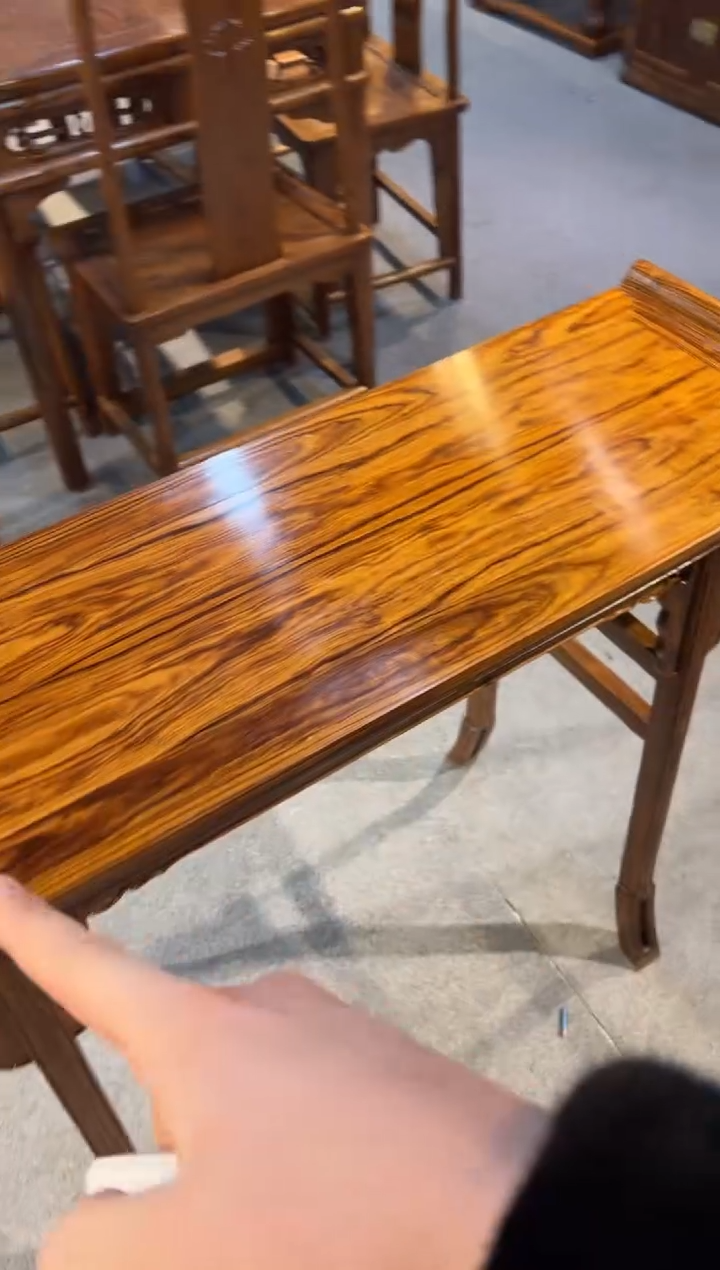 【闪购商品】花梨木类木雕案子一个