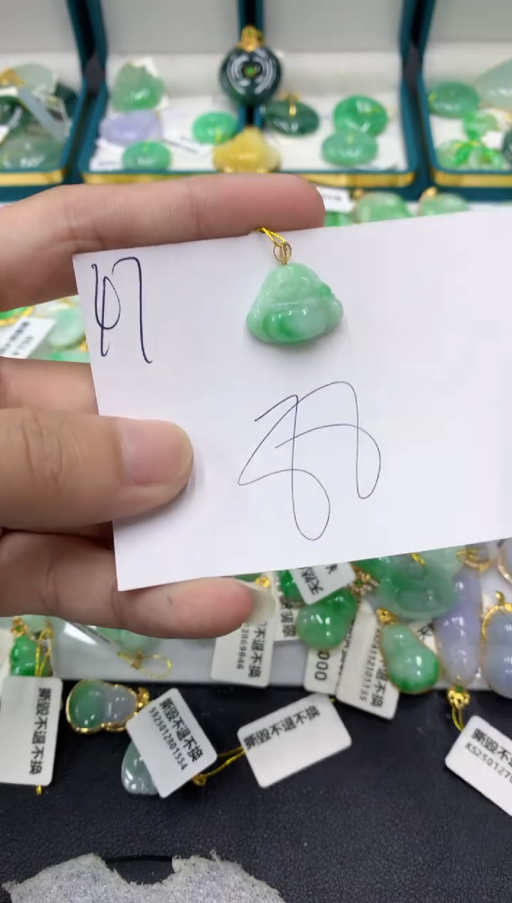 【闪购商品】翡翠颈饰18K金镶嵌翡翠