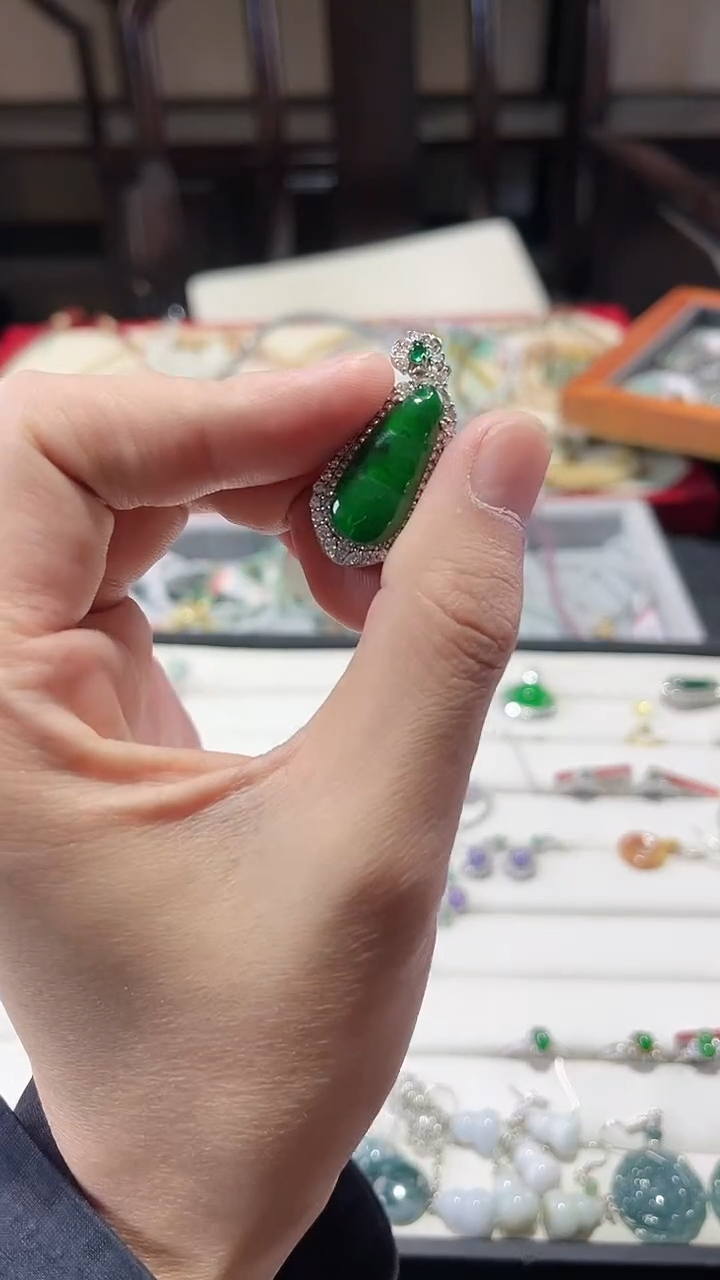 颈饰未镶嵌翡翠翡翠四季豆吊坠