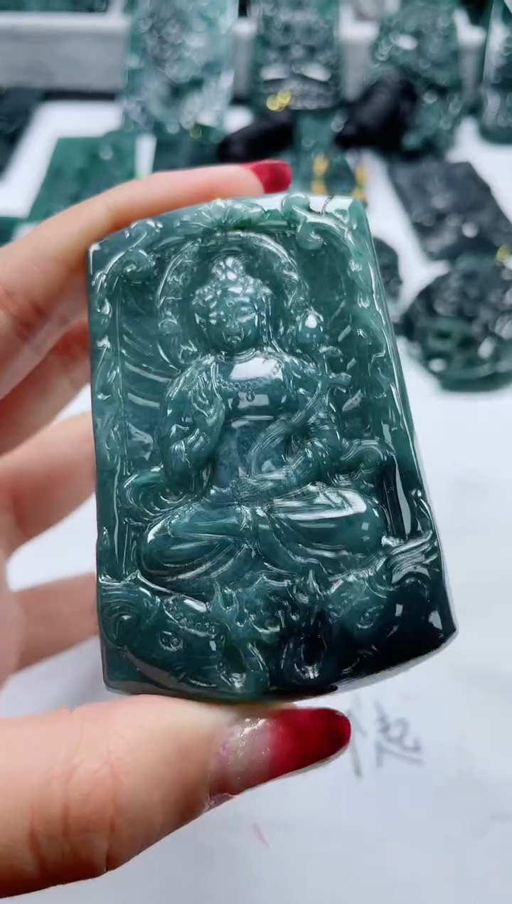 【闪购商品】翡翠颈饰未镶嵌                 