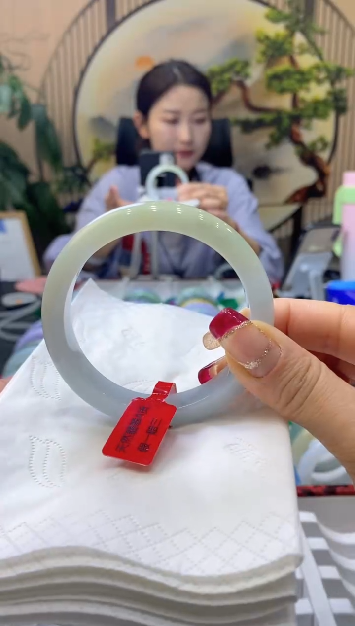 【闪购商品】翡翠手镯未镶嵌99909261