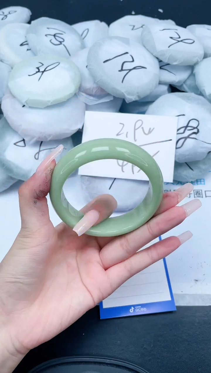 【闪购商品】石英质玉手镯未镶嵌337-60