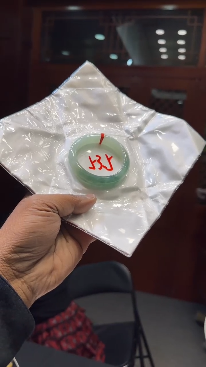 【闪购商品】翡翠手镯未镶嵌手镯