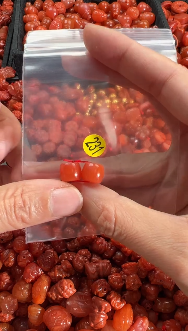 【闪购商品】南红玛瑙颈饰未镶嵌1