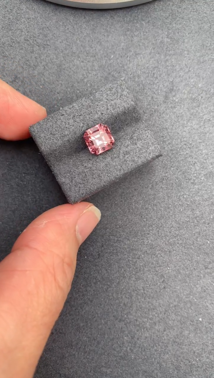 【闪购商品】碧玺裸石未镶嵌2.1ct粉碧玺