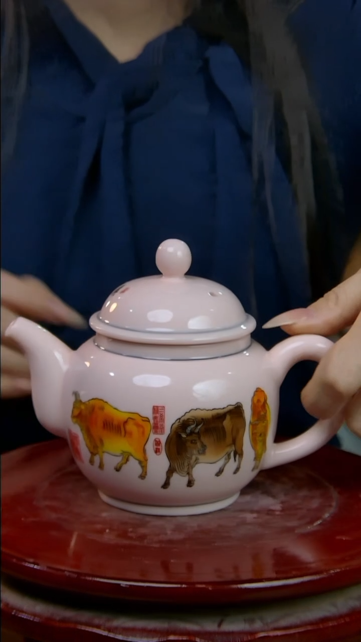 摆件陶稀土五牛图将军壶