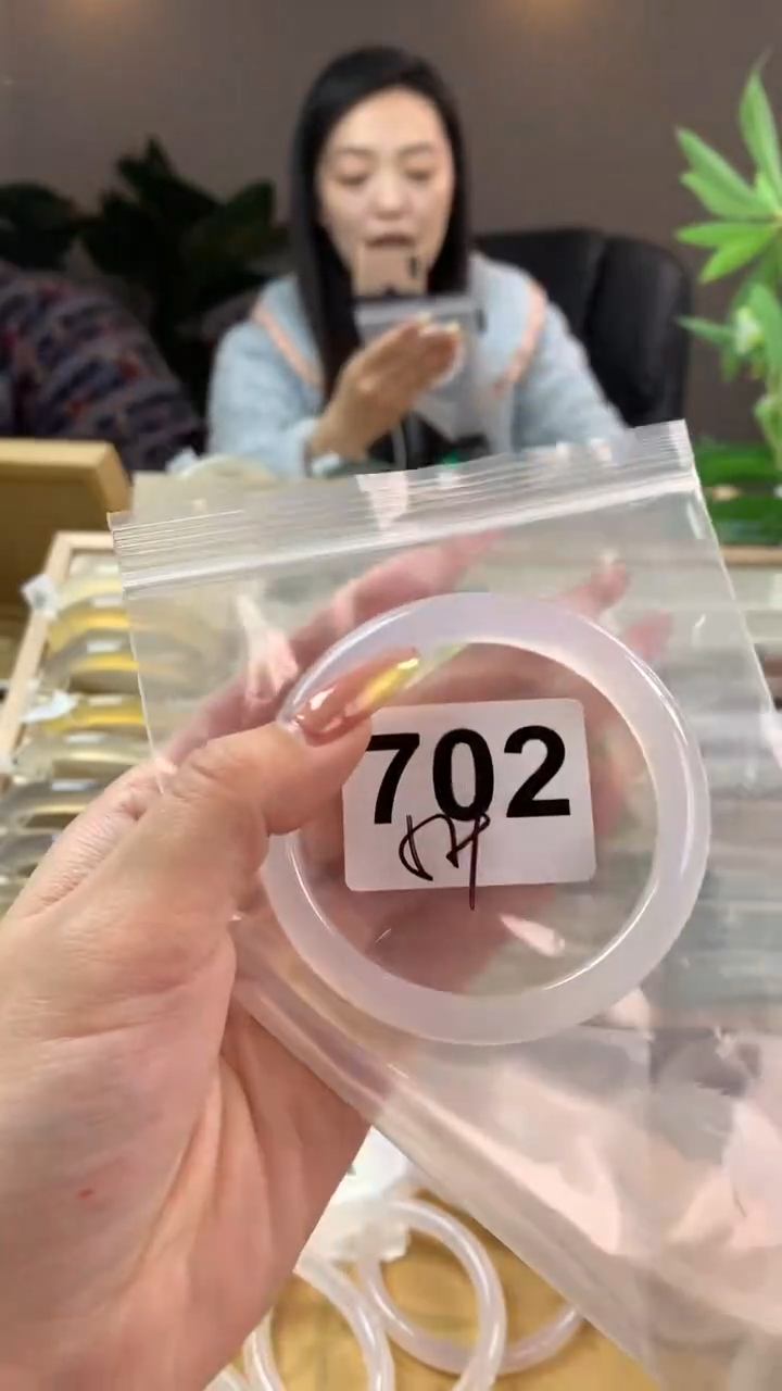 【闪购商品】玛瑙/玉髓手镯未镶嵌702