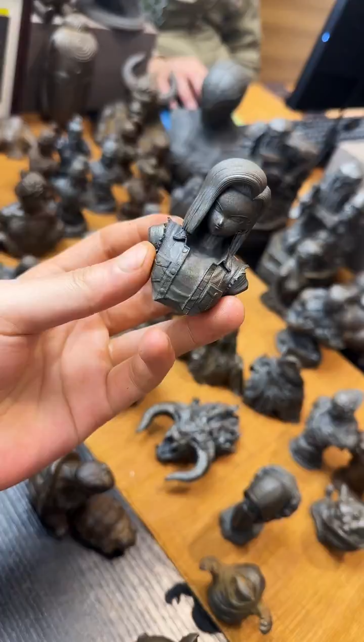 铁一****师实心铁艺摆件~~龙珠18号（黑色）