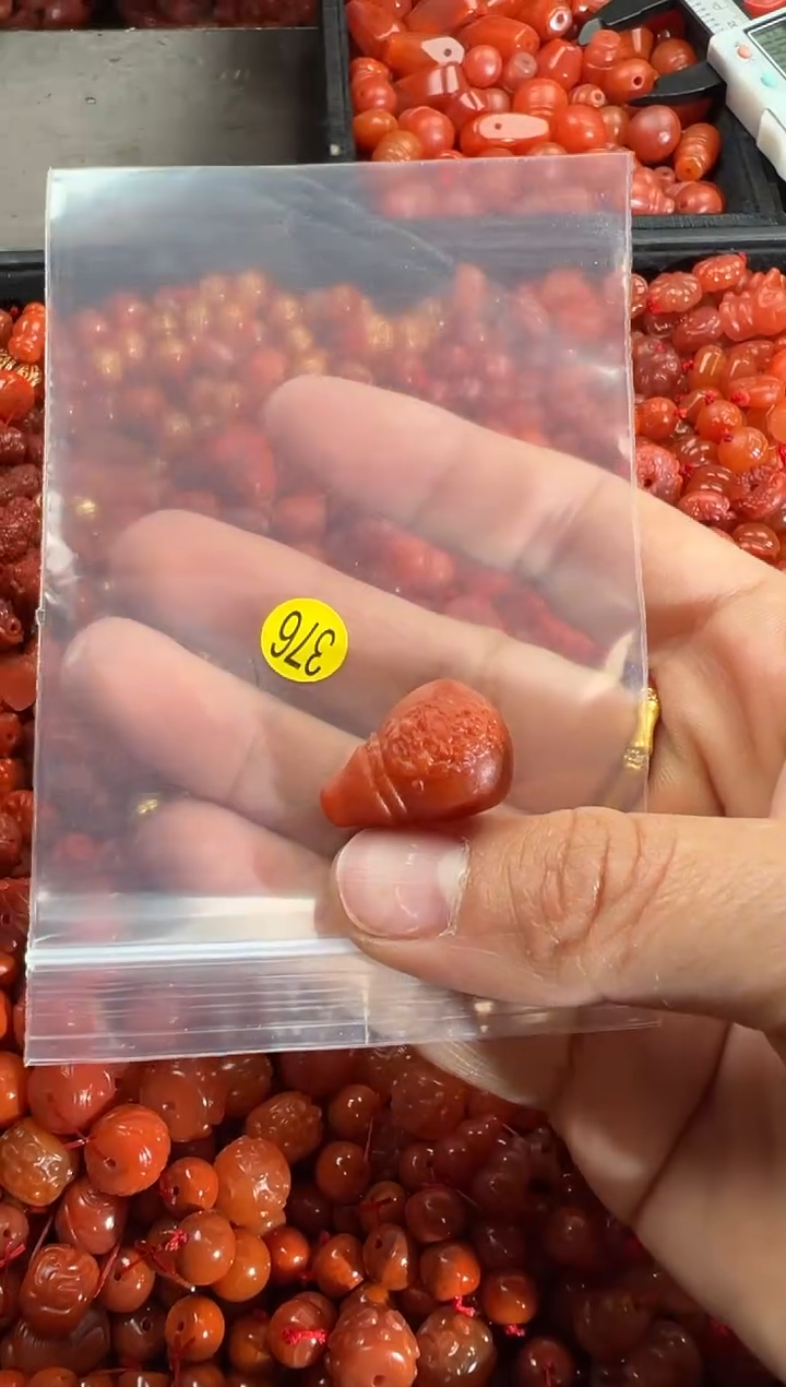 【闪购商品】南红玛瑙颈饰未镶嵌1