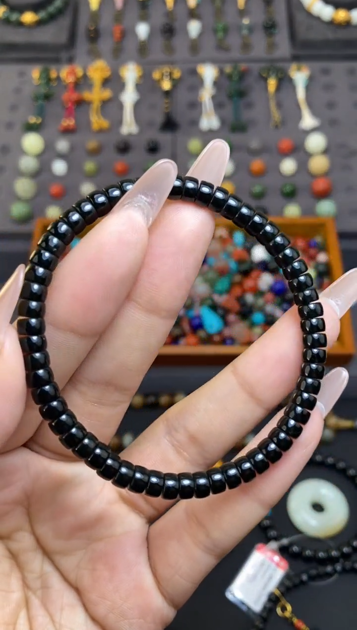 未镶嵌和田玉挂件5.5mm黑青药片手串