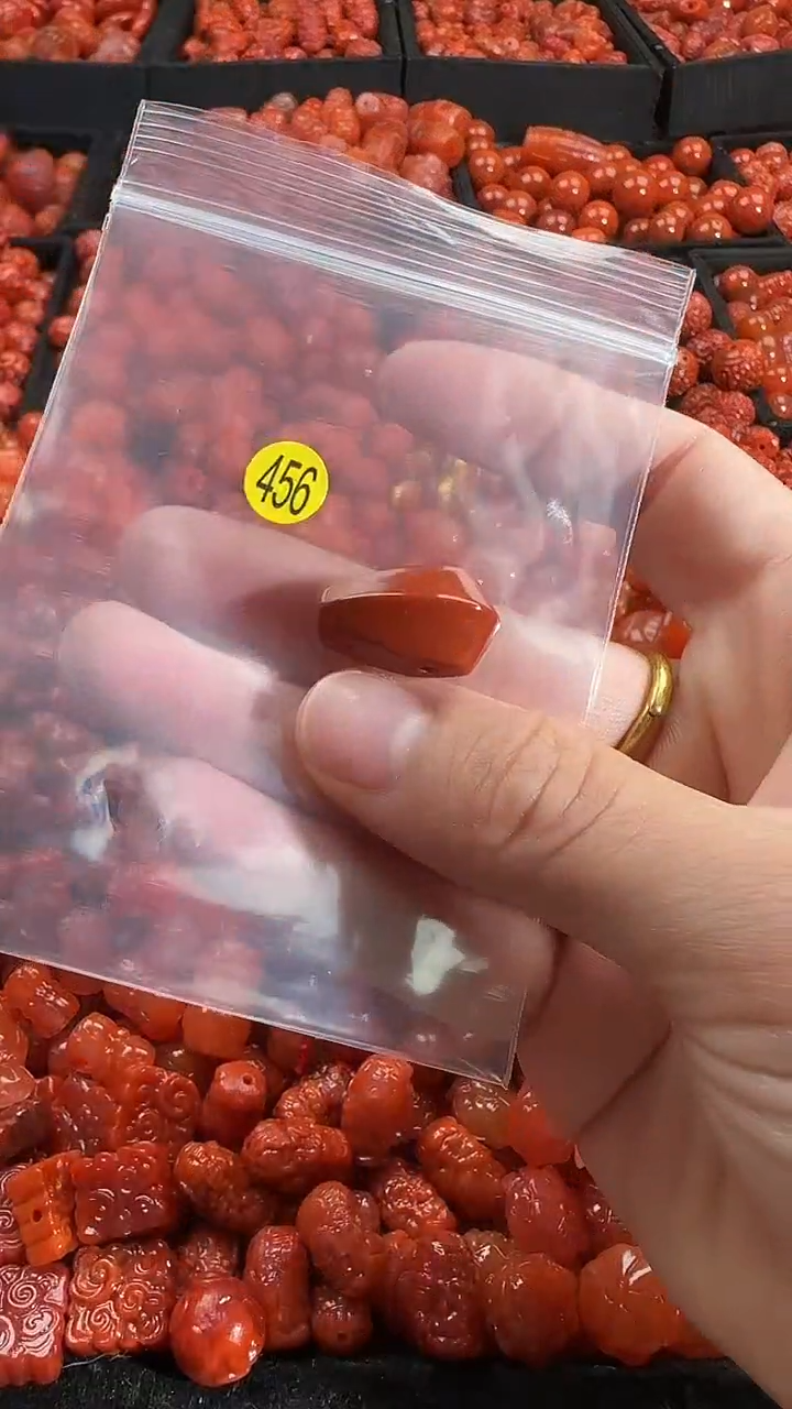 颈饰未镶嵌南红玛瑙1