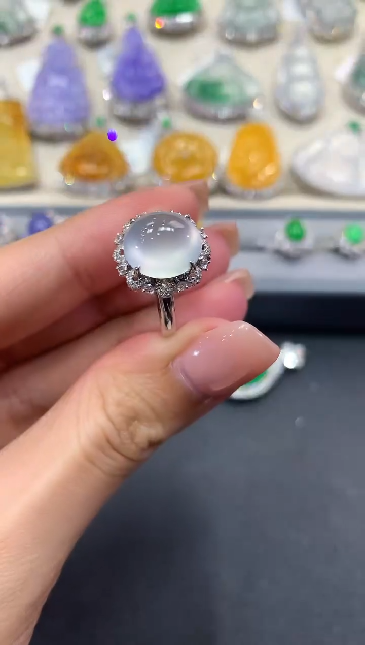 【闪购商品】翡翠戒指18K金镶嵌q50        