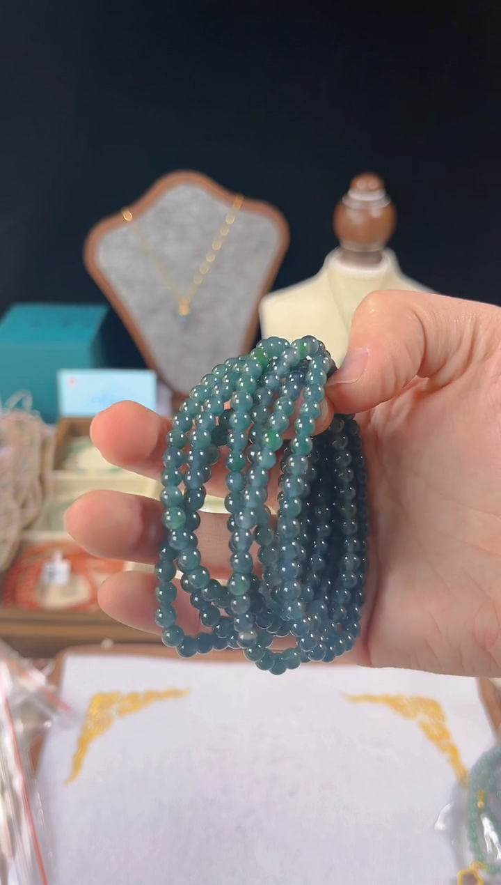 【闪购商品】翡翠手串未镶嵌         