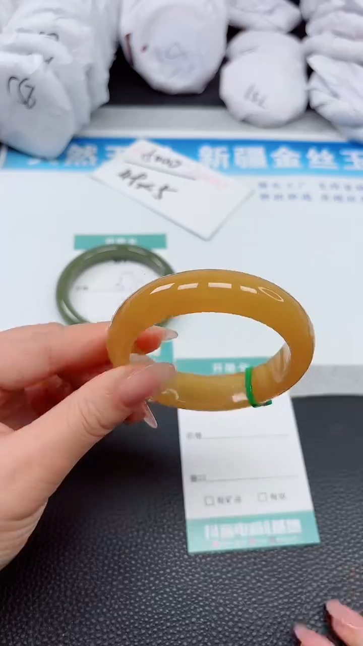 【闪购商品】石英质玉手镯未镶嵌A618