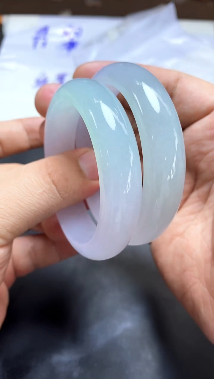 未镶嵌手镯翡翠手镯